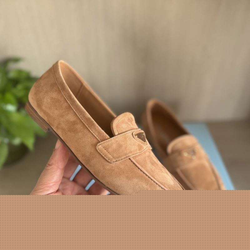 Pra*a leather shoes